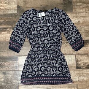 Ovi Navy and Teal Geometric Top